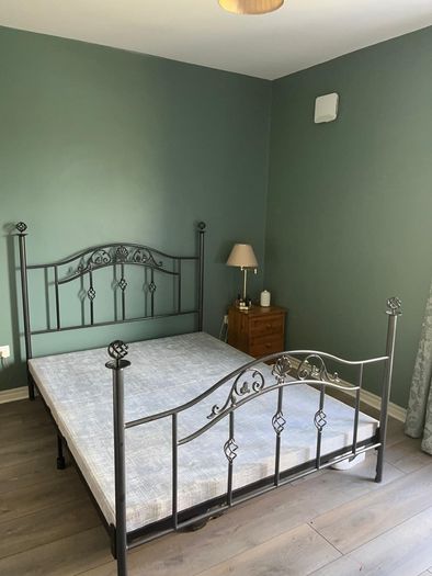 King size bed