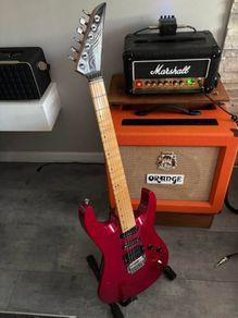 Mensfield  lutiers guitar