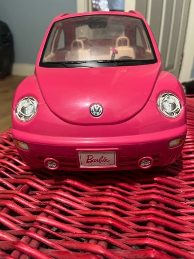 Mattel Barbie Volkswagen Beetle in hot pink