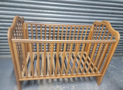 baby cot