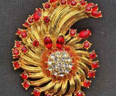 Certified and Boxed Camrose and Kross Brooch