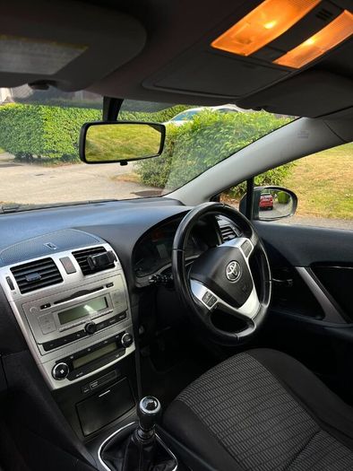 Toyota Avensis 2013
