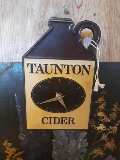 Vintage Taunton's Cider Clock