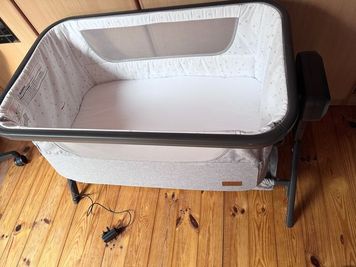 Baby Elegance Co-Glide Electric Bedside Crib