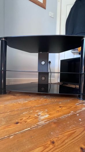 Tv and table, sell by separate or together