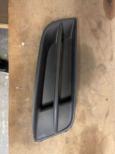 Toyota Corolla 2006 fog light grill