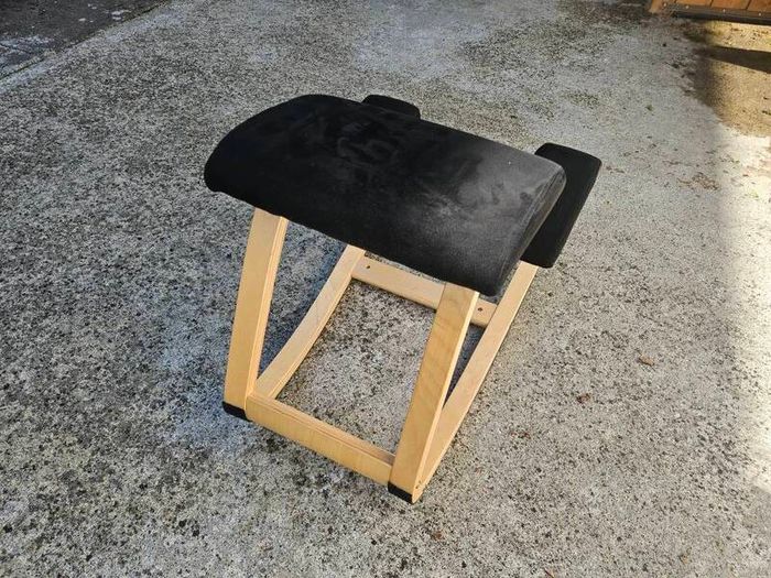 kneeling chair