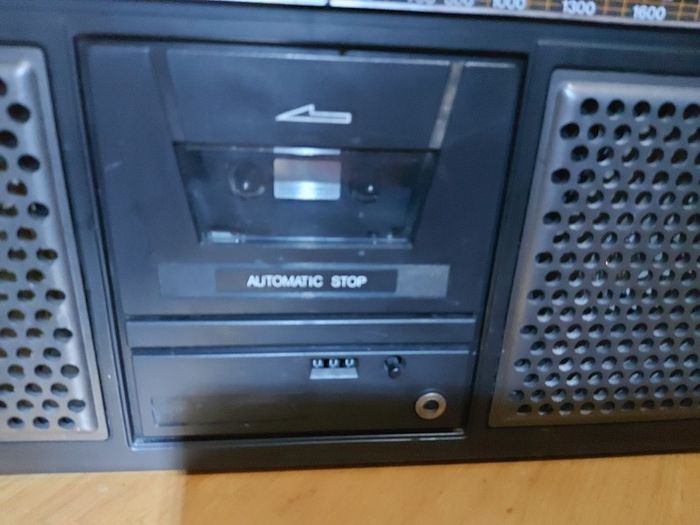 Vintage Radio and Tape Player-Recorder, everything working great and in excellent condition