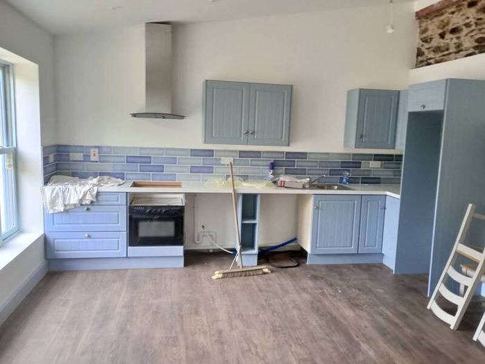 Tiler, bathroom fitters, kitchen fitters, handyman