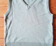 Age 2-3 Green Sleeveless Jumper