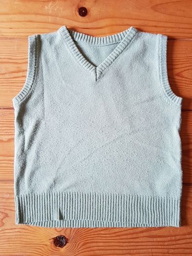 Age 2-3 Green Sleeveless Jumper