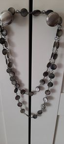 necklace grey pearlescent