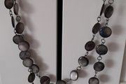 necklace grey pearlescent