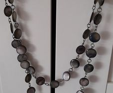 necklace grey pearlescent
