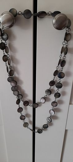 necklace grey pearlescent