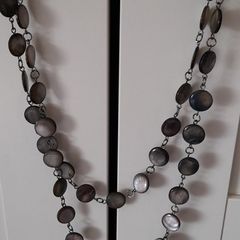 necklace grey pearlescent