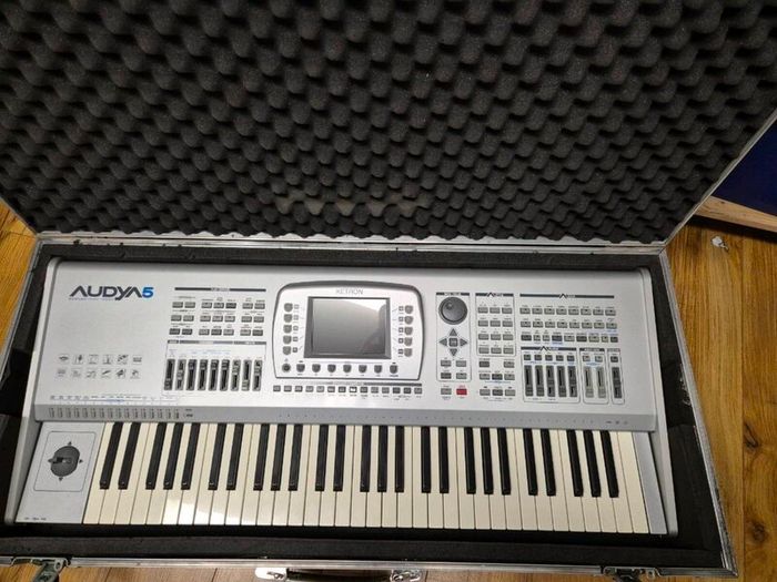 Ketron audya 5 keyboard
