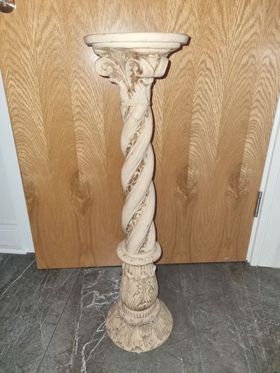 resin pedestal