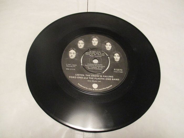John And Yoko The Plastic Ono Band Happy Xmas War Is Over 1971 Uk Pressing Single
