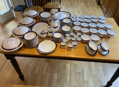 Dinner Service - China - Royal Grafton - 130 Pieces