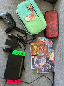 Nintendo Switch  - Pro Controller + 5 Games