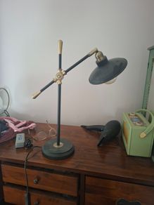 Desk lamp