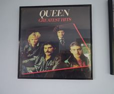 Queen FRAMED ALBUM - Greatest Hits - 1981 - framed album cover