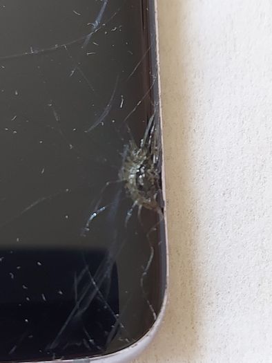 Samsung Galaxy S8 (SM-G950F), for parts or repair, not powering on