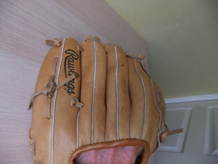 Old Rawlings Baseball Glove