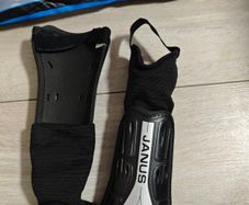 Shinguards JANUS size M 130-150cm