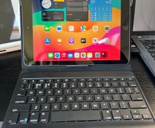 Apple iPad 6th Generation + ZAGG Keyboard Case & Stylus