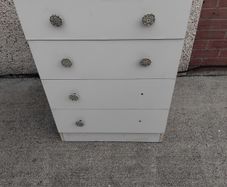 chest of drawers