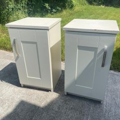Free Bedside Lockers