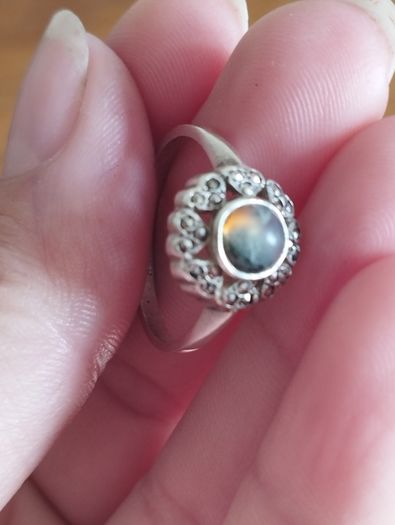 Sterling Silver Ring with Labradorite and Marcasite.
