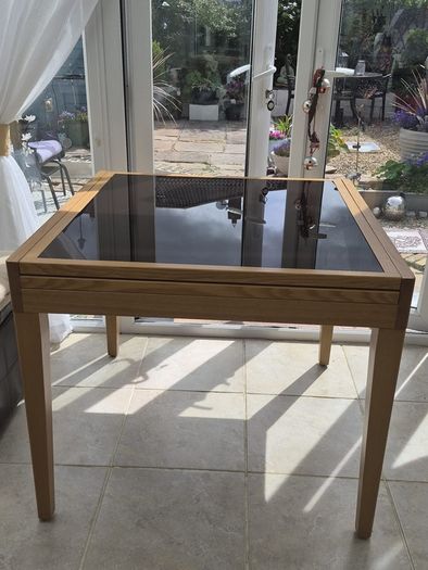 Extendable table