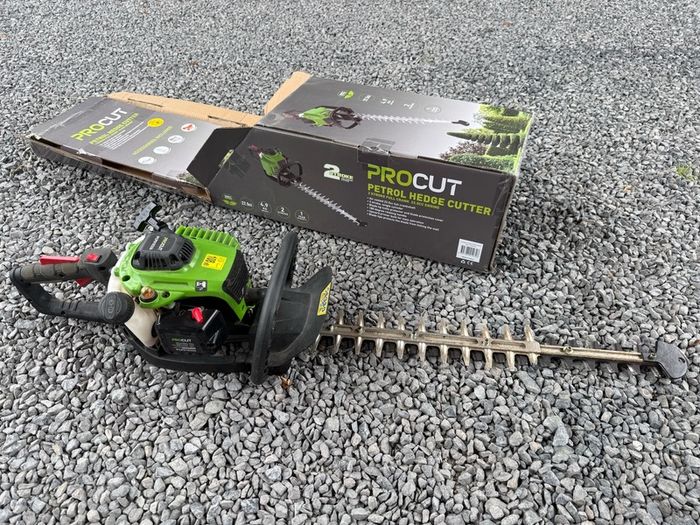 Petrol Hedge Trimmer