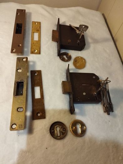 Era 5 leaver Locks x 2