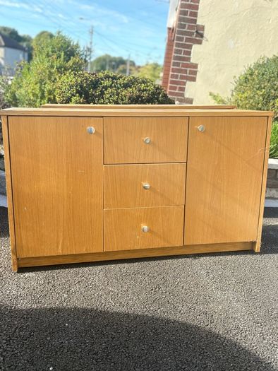2 free sideboard cabinets