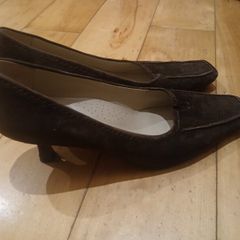 Lotus Brown Suede Leather Kitten heels