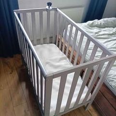 baby cot