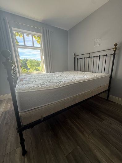 4ft6 Victorian Style Metal Bed , Mattress & Base Included