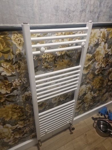 white towel rail radiator