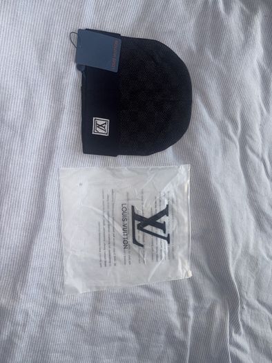 lv hat