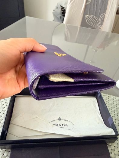 Prada Wallet Authenitc