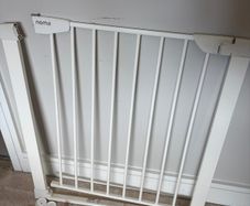 White Noma Pressure Fit Stair Gate