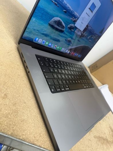 Apple Macbook Pro A2485 16"-M1 Pro-32GB RAM-500GB SSD-Excellent condition