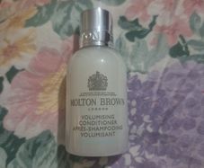 Molton Brown Volumising Conditioner with Kumudu