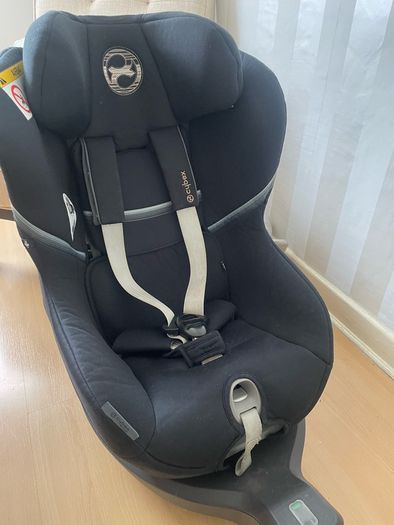 Cybex Swivel Car Seat with base age 0-4 years