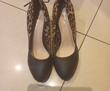 Creamy Moda  Shoes.   S.40- 6.5-7. NEW.