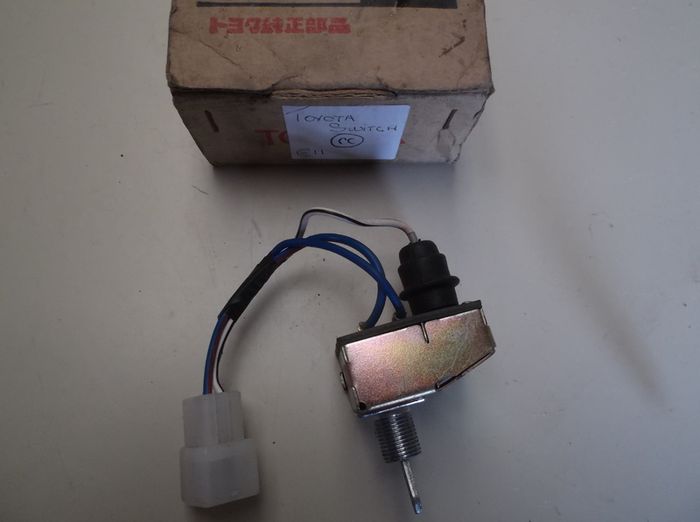 Toyota Switch Number 84792-12010.